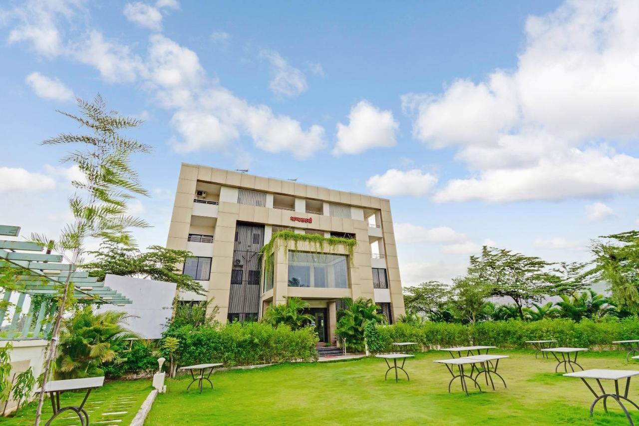 Oyo 48352 Hotel Bhagyalaxmi Kāla Exterior foto